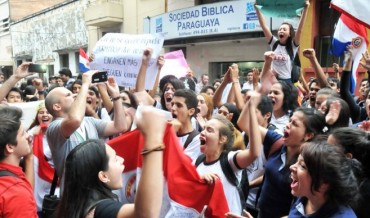 Serán sus pechos las murallas