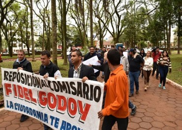 Manifestación frente a Jefatura Policial