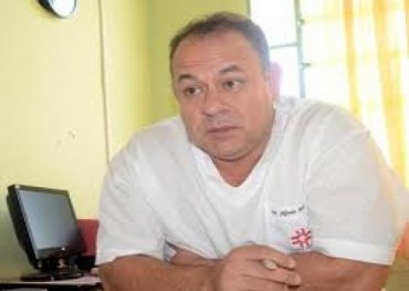 Director niega que se haya lucrado con cirugías