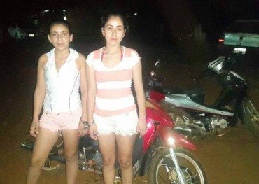 Caen dos mujeres con motos robadas