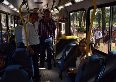 Sandra sugiere que todos anden en colectivo
