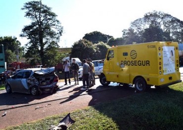 Transportador de caudales causa choque múltiple sobre ruta VII