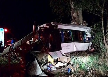 Nueve muertos y 25 heridos en intento de asalto a ómnibus