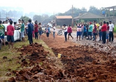 Sandra deja plantado a vecinos del Km 10