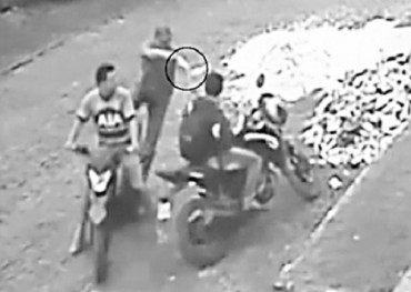 En violento asalto despojan de su motocicleta a un joven