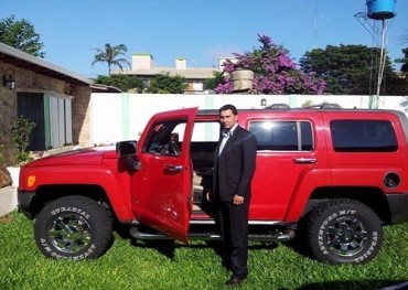 Fiscal firma documentos con abogado, quien es su custodio